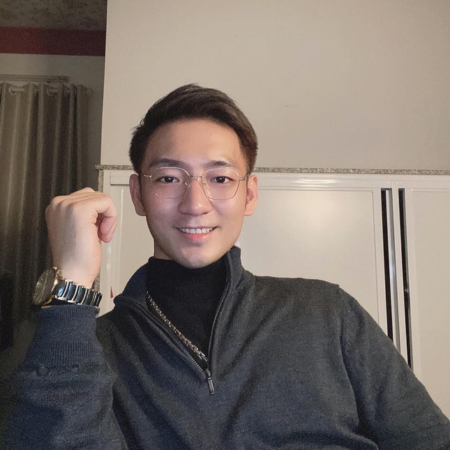 Thầy giáo điển trai mở lớp học tiếng Anh trên TikTok, video nào cũng nhận nghìn tim! ảnh 8