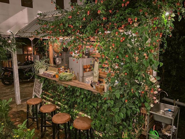 Đến Đà Lạt, bạn nhất định phải thử “đặc sản” mới: Homestay xe buýt xinh - xịn - mịn! ảnh 10