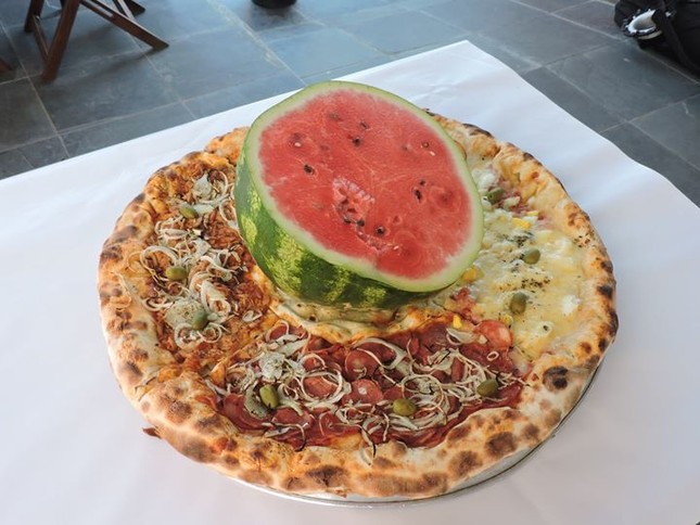 Những chiếc pizza “tưởng không lạ” mà “lạ không tưởng“, thách bạn dám ăn! ảnh 5