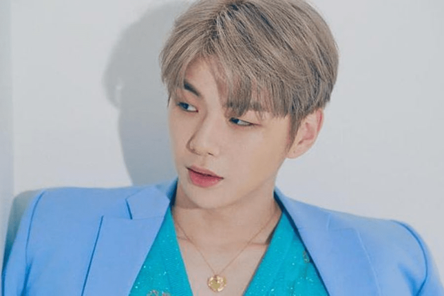 Chỉ có thể là Kang Daniel: Nhấn nút theo dõi Instagram một nữ ca sĩ cũng thành chủ đề lớn ảnh 2