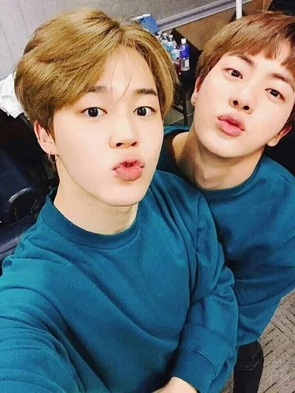 Nghe lý do Jin và Jimin mặc đồ giống nhau, bạn sẽ cảm động rớt nước mắt ảnh 3