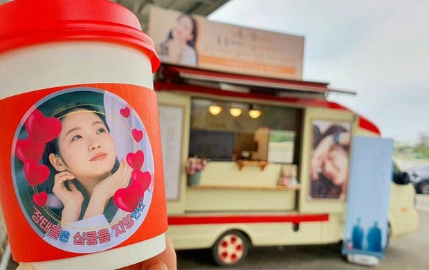 Sao Hàn 24H: Xin quỳ với độ “lầy lội” của sao Hàn trong ngày thiếu nhi Hàn Quốc ảnh 3
