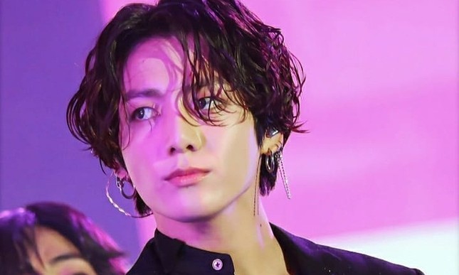 Sau bê bối Itaewon, Jungkook (BTS) lại bị chê trách một điều khiến fan cứng cũng thất vọng ảnh 2