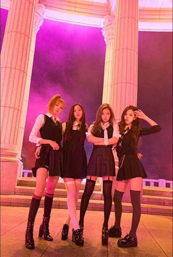 6 trang phục đẹp nhất của BLACKPINK: “Lụa đẹp nhờ người” là có thật! ảnh 3