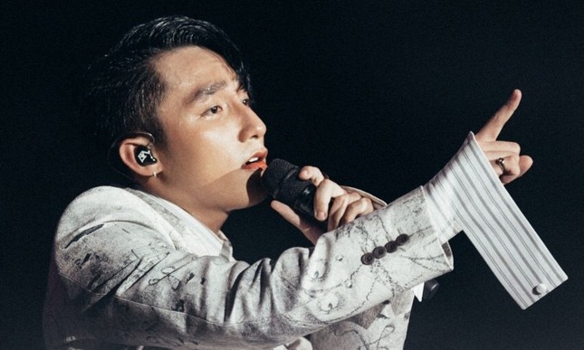 Dù doanh thu ngày đầu không khả quan, “Sky Tour Movie” của Sơn Tùng vẫn lập kỳ tích ảnh 3