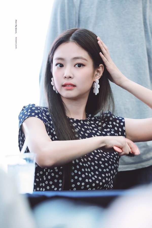 Đoán xem điểm gì trên khuôn mặt Jennie khiến con gái xứ Hàn ước ao nhất? ảnh 2