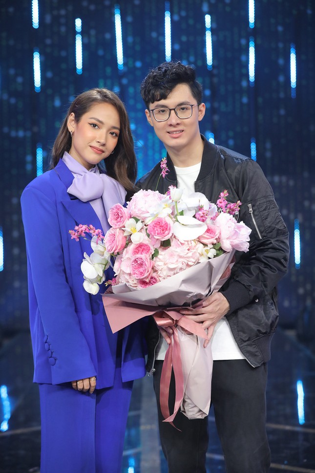 Bốn ca sĩ từng làm nữ chính trong show “Người ấy là ai”: Chỉ một người chọn phải màu đỏ ảnh 5
