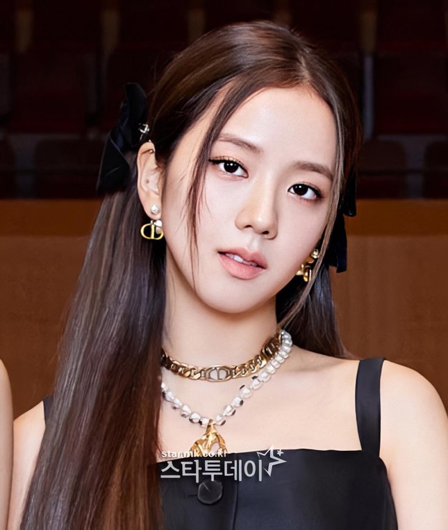 Hotgirl “trứng rán cần mỡ” cosplay Jisoo trong “How You Like That” và cái kết bất ngờ ảnh 1