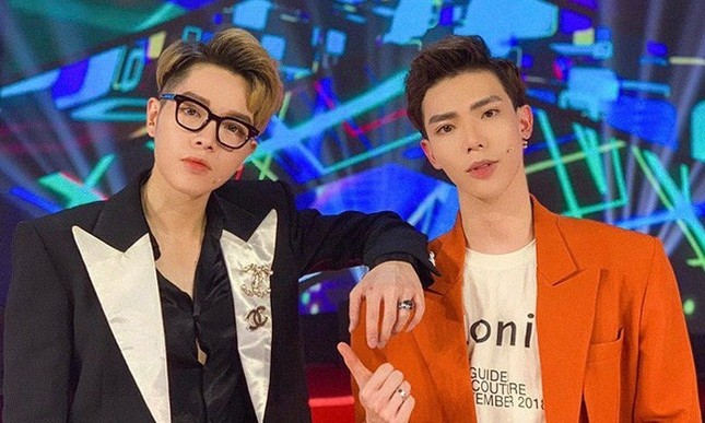 Càng chơi với nhau lâu, khuôn mặt của Đức Phúc và Erik càng giống nhau đến lạ ảnh 1