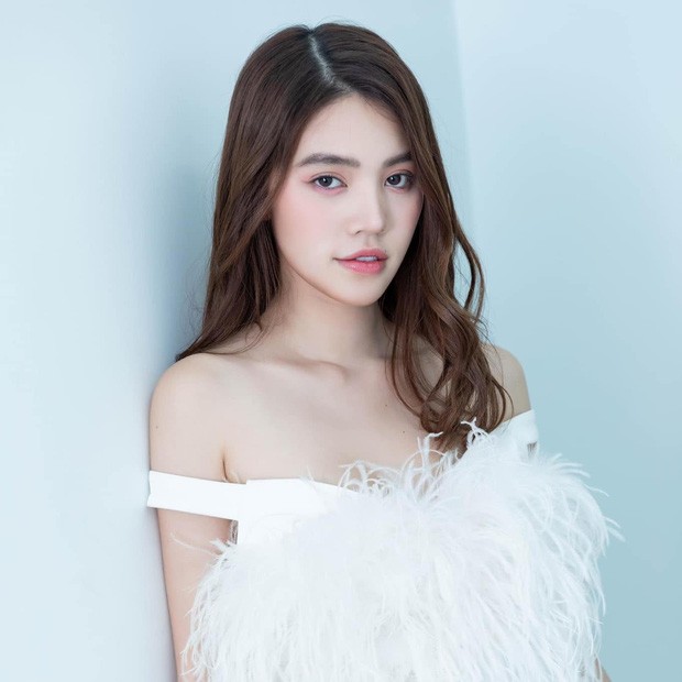 Jolie Nguyễn vẫn bình thản làm điều này trên mạng xã hội bất chấp tin đồn bủa vây ảnh 1