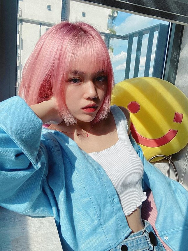 Chơi lớn như Linh Ngọc Đàm: Chi 25 triệu mua bốt Prada cho giống Lisa (BLACKPINK) ảnh 5