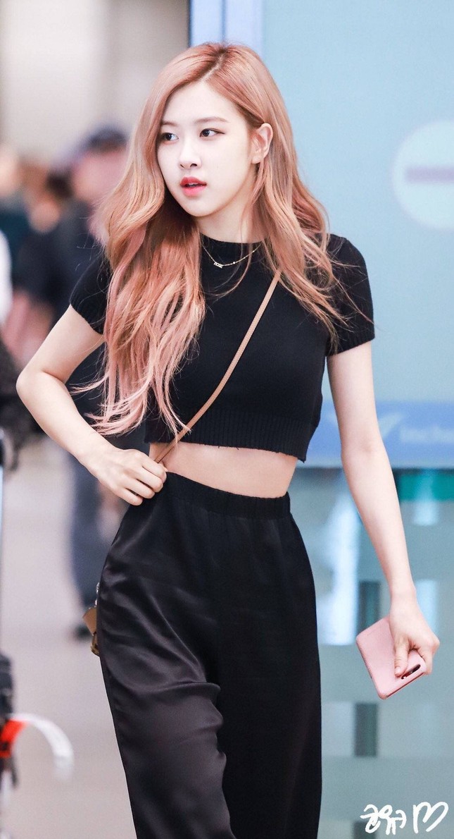 Rosé (BLACKPINK) tiết lộ vòng eo không nhỏ như lời đồn nhưng netizen cho rằng cô nói dối ảnh 3