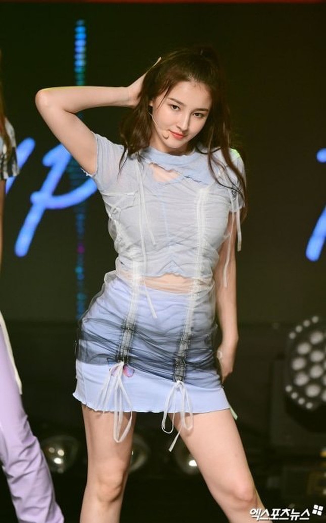 Chỉ vì chọn trang phục này mà Nancy (MOMOLAND) bị mang tiếng “giảm cân thất bại” ảnh 7