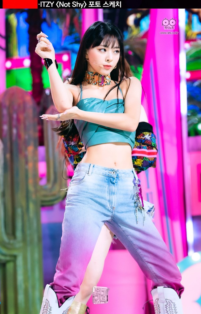 Hội “nữ idol đẹp như Thủy thủ Mặt Trăng” kết nạp thành viên mới: Xinh như búp bê sống ảnh 7