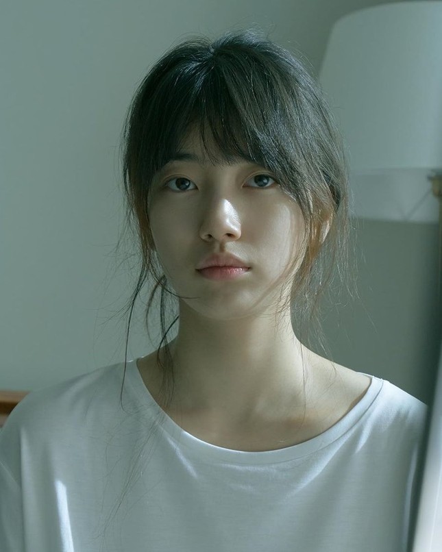 Đỉnh cao mặt mộc chính là Suzy: Ảnh ngái ngủ phụng phịu vẫn được khen đẹp như nàng thơ ảnh 3