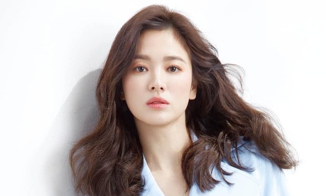 Chỉ hai từ “Miss u” dành cho anh chàng này, Song Hye Kyo khiến mạng xã hội “rung chuyển“ ảnh 1