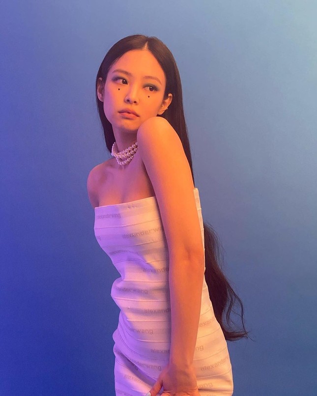 Netizen thở phào nhẹ nhõm khi Jennie BLACKPINK có động thái này giữa ồn ào trang phục y tá ảnh 2