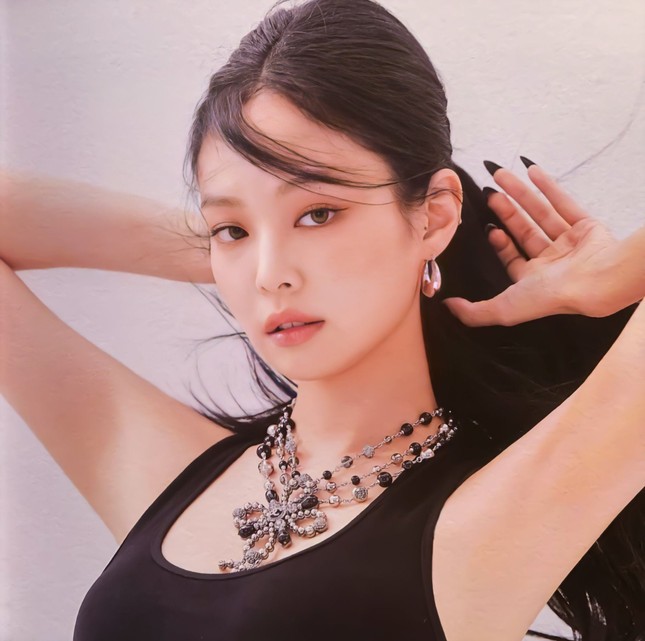 Không thấy YG Ent lên tiếng bênh vực gà nhà, netizen đồng loạt “quay xe” bảo vệ Jennie ảnh 2