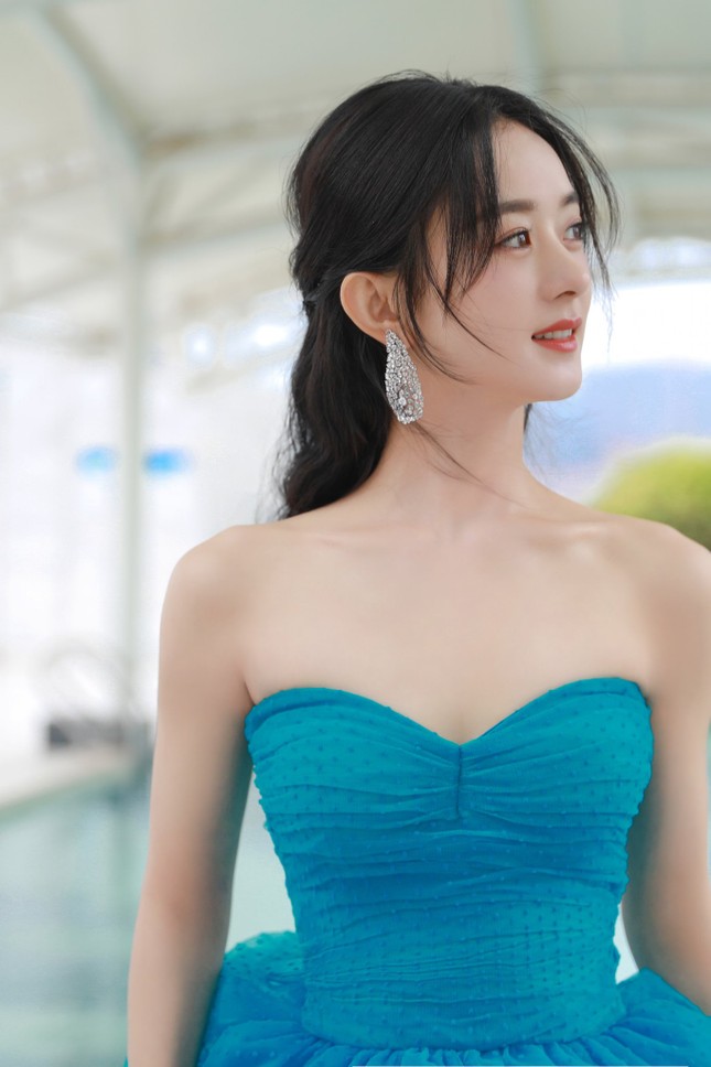 Ngất ngây với dàn mỹ nhân C-Biz ở giải Kim Ưng: Ai cũng lộng lẫy như công chúa ảnh 3