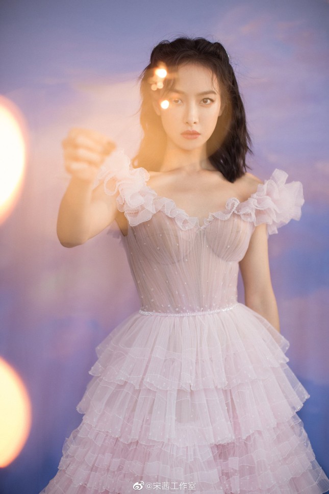 Ngất ngây với dàn mỹ nhân C-Biz ở giải Kim Ưng: Ai cũng lộng lẫy như công chúa ảnh 6