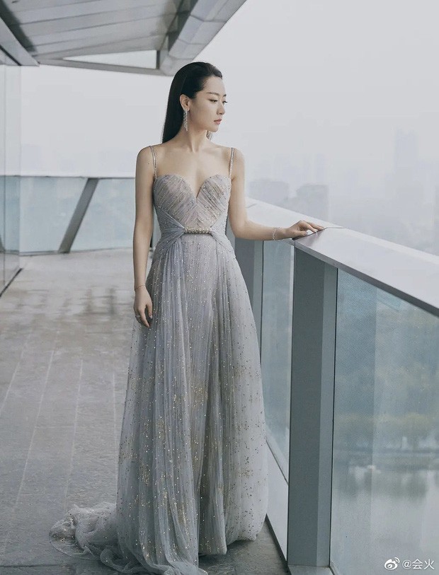 Mặc đồ nhái bị "bóc phốt" đã đành, hóa ra ngay cả mặc váy xa xỉ cũng có thể gặp họa ảnh 6