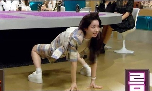 Dahyun (TWICE) khoe tài lẻ thế nào mà khiến netizen thấy rùng mình hơn xem phim kinh dị? ảnh 3
