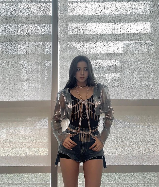 Ngoài gương mặt xinh đẹp, BLACKPINK còn có ưu điểm vóc dáng nào khiến netizen ao ước? ảnh 3