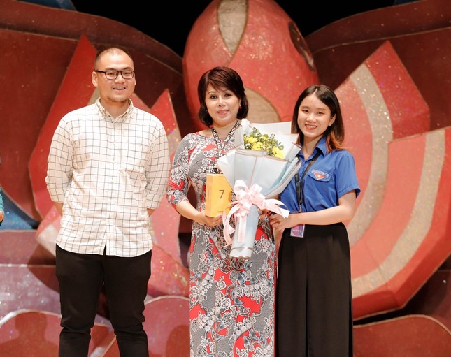 Hàng nghìn người trẻ thích thú với thông điệp “dám thể hiện, là chính mình” của realme ảnh 5