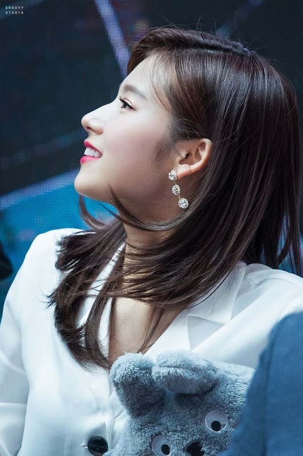 Cứ ngỡ Mina có chiếc mũi đẹp nhất nhóm TWICE, hóa ra “nhà vô địch” thuộc về người khác ảnh 4