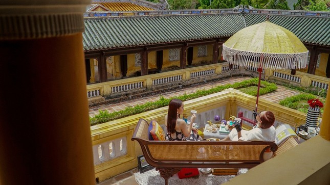 Đâu chỉ hào nhoáng vương giả, “Gái Già Lắm Chiêu V” còn giúp bạn hiểu hơn về văn hóa Việt ảnh 1