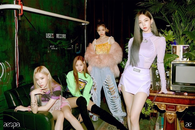 Ảnh mới của aespa khiến netizen e ngại SM Ent đang lặp lại sai lầm của JYP và YG ảnh 1