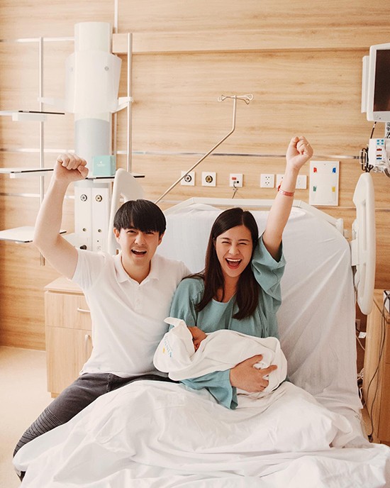 Sao Việt lấy chuyện hôn nhân, con cái để hợp tác quảng cáo: Sống sao cho vừa lòng? ảnh 4
