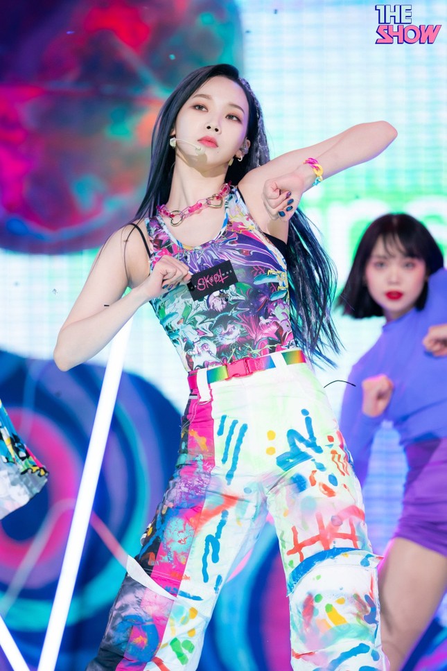 Thêm lý do khiến netizen Hàn công nhận Karina (aespa) là “Nữ thần sắc đẹp” mới của K-Pop ảnh 2
