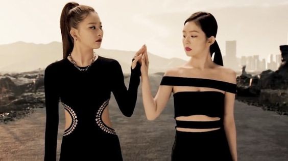 Vì đâu netizen bất ngờ cực độ khi biết danh tính stylist lo trang phục cho aespa? ảnh 5