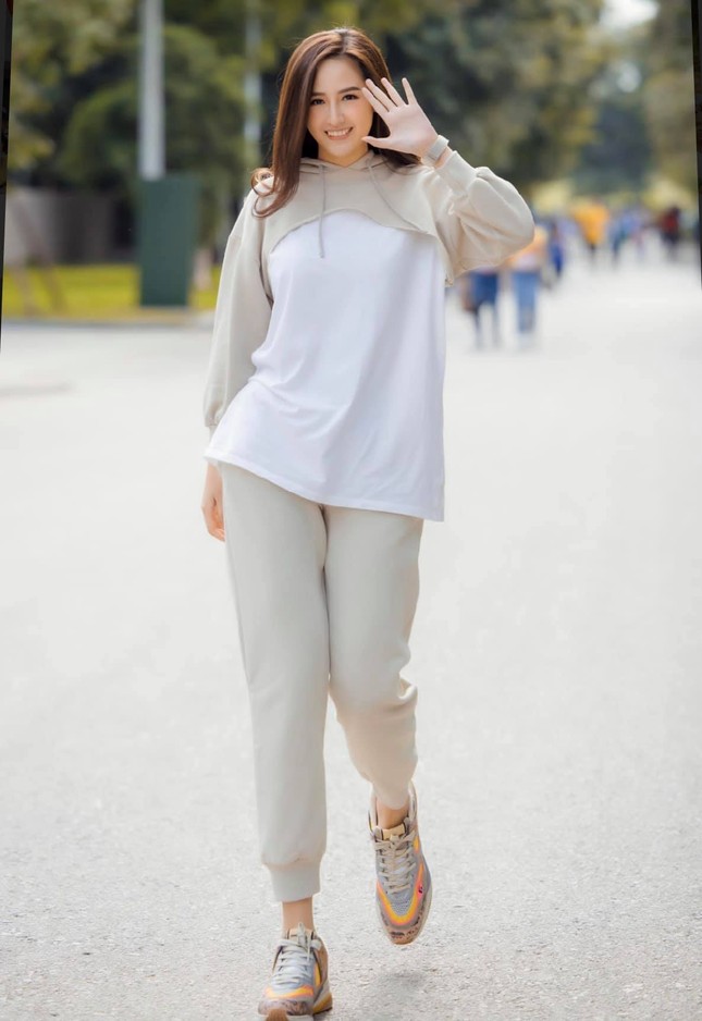 Mai Phương Thúy không còn bị chê kém duyên, “nhìn muốn đỏ mặt” khi mặc đồ thể thao ảnh 6
