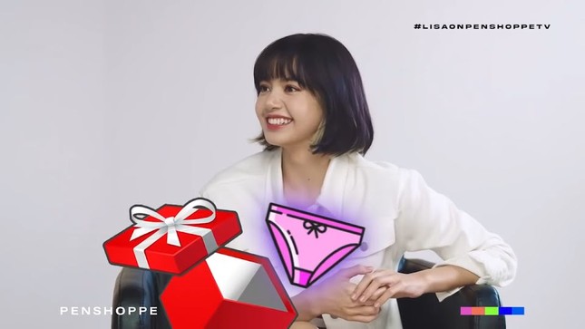 Món quà tuyệt vời nhất mà Lisa từng nhận được từ Rosé lại là một thứ không ai ngờ đến ảnh 2