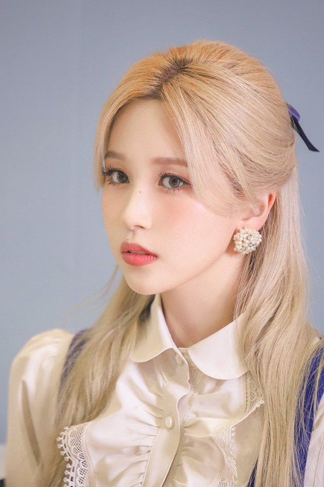 Mina (TWICE) khiến fan sửng sốt với khả năng biến hình: Công chúa hay ác nữ đều cân được ảnh 7