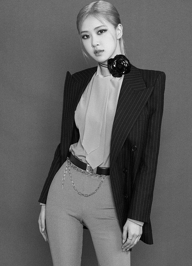 Là đại sứ toàn cầu cho YSL nhưng Rosé (BLACKPINK) lại bị so sánh khí chất với Hyomin ảnh 8
