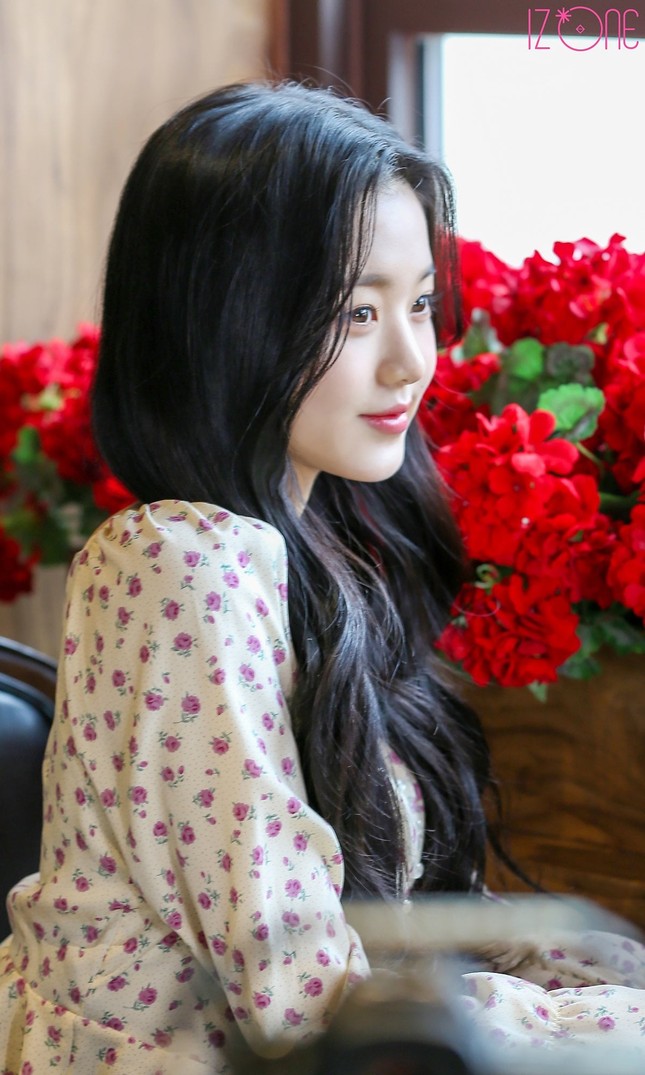 Vì đâu netizen cho rằng Jang Won Young (IZ*ONE) không thể gọi là “dậy thì thành công”? ảnh 2
