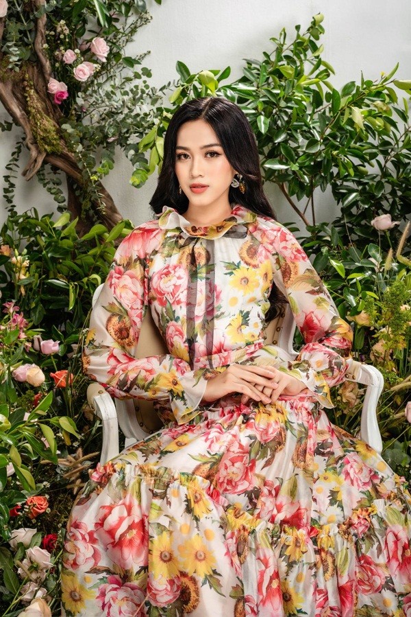 Tạm biệt hình ảnh lộng lẫy sang chảnh, Hoa hậu Đỗ Thị Hà ngọt ngào như nàng tiên hoa ảnh 4