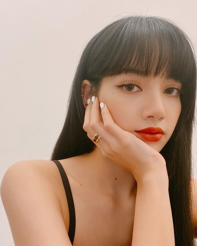 Lisa: Chưa bao giờ thôi khao khát và nỗ lực trở thành phiên bản tốt hơn của chính mình ảnh 2