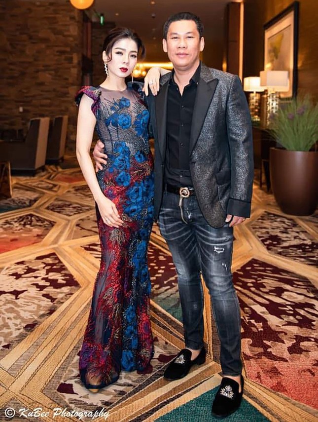 Hậu ly hôn, ca sĩ Lệ Quyên và chồng cũ trở thành cặp đôi gây ồn ào nhất showbiz Việt ảnh 1