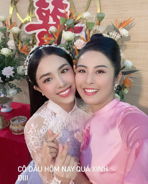 Hoa hậu Tiểu Vy, Mỹ Linh mặc áo bà ba cực dễ thương trong đám cưới Á hậu Thúy An ảnh 7