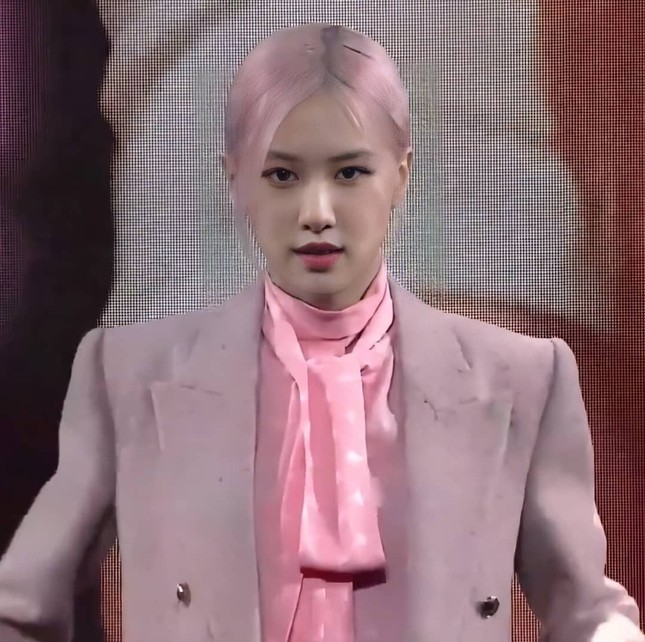 V-Biz mấy ai cao tay như Min, diện đồ rất giống BLACKPINK nhưng vẫn được khen phong cách ảnh 3