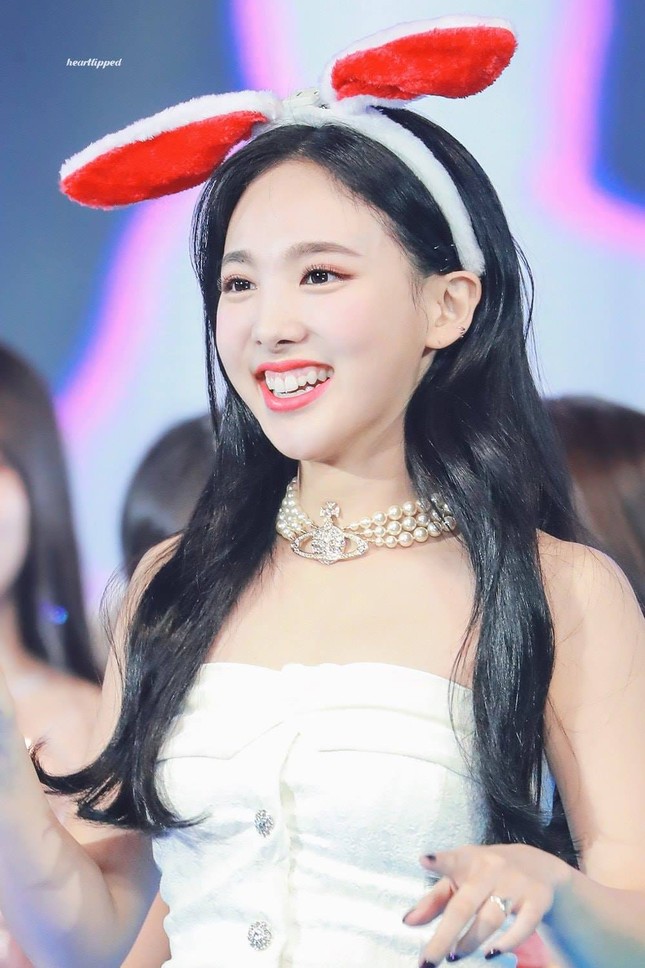 Thêm một nữ idol khiến netizen công nhận: Thay đổi dáng lông mày tạo nên phép màu cho khuôn mặt ảnh 2