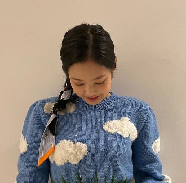 Năm lần bảy lượt các cô gái BLACKPINK diện chung một món đồ, thân nhau đến thế là cùng ảnh 2