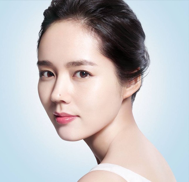 Những mỹ nhân xứ Hàn sở hữu chiếc mũi đẹp tự nhiên đến mức dao kéo cũng bó tay ảnh 4