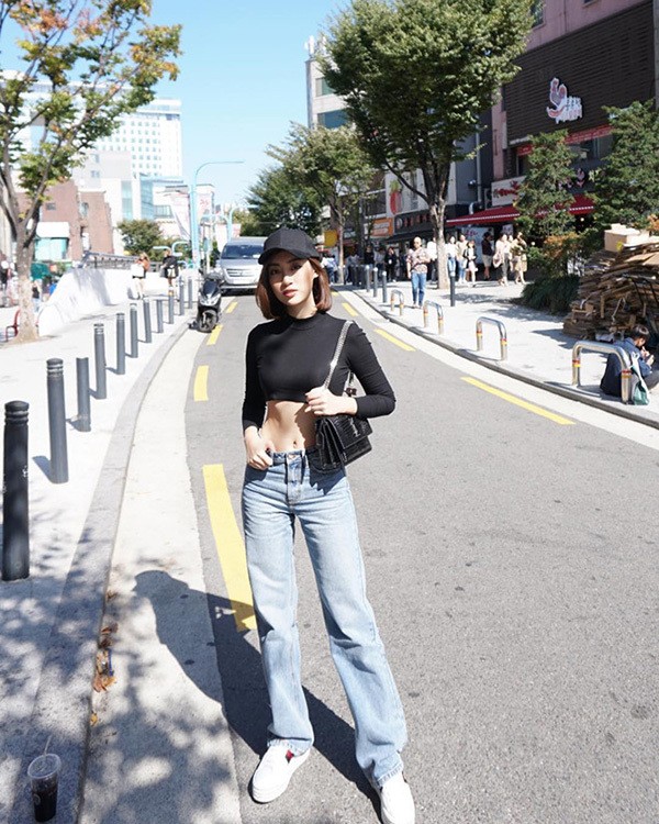 Trùng hợp thay, Hoa hậu Mỹ Linh và Hoa hậu Tiểu Vy cùng làm điều này sau khi hết nhiệm kỳ ảnh 5