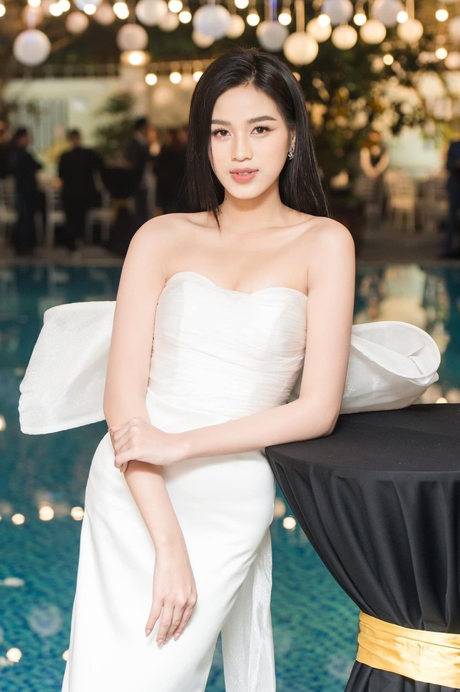 Hoa hậu Đỗ Thị Hà gia nhập hội “mỹ nhân mê túi hiệu” và đặc biệt yêu thích thương hiệu này ảnh 3