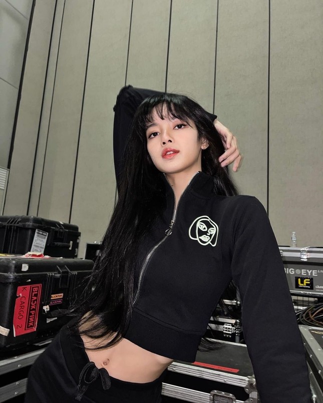 Vì đâu Rosé được khen khéo léo, tinh tế khi đăng hai bức ảnh hậu trường concert? ảnh 7